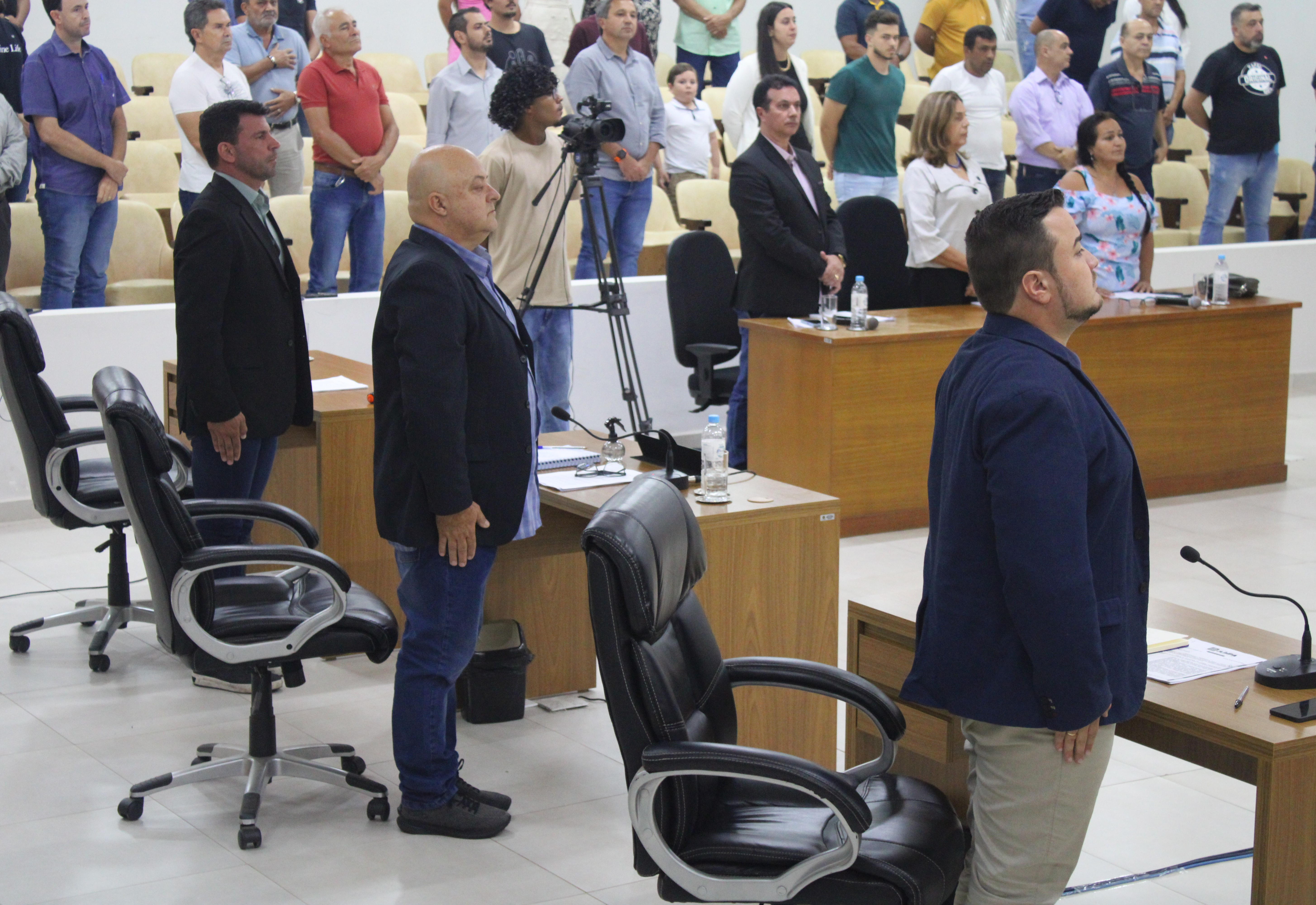 Aprovação de 2 matérias marca início do ano legislativo